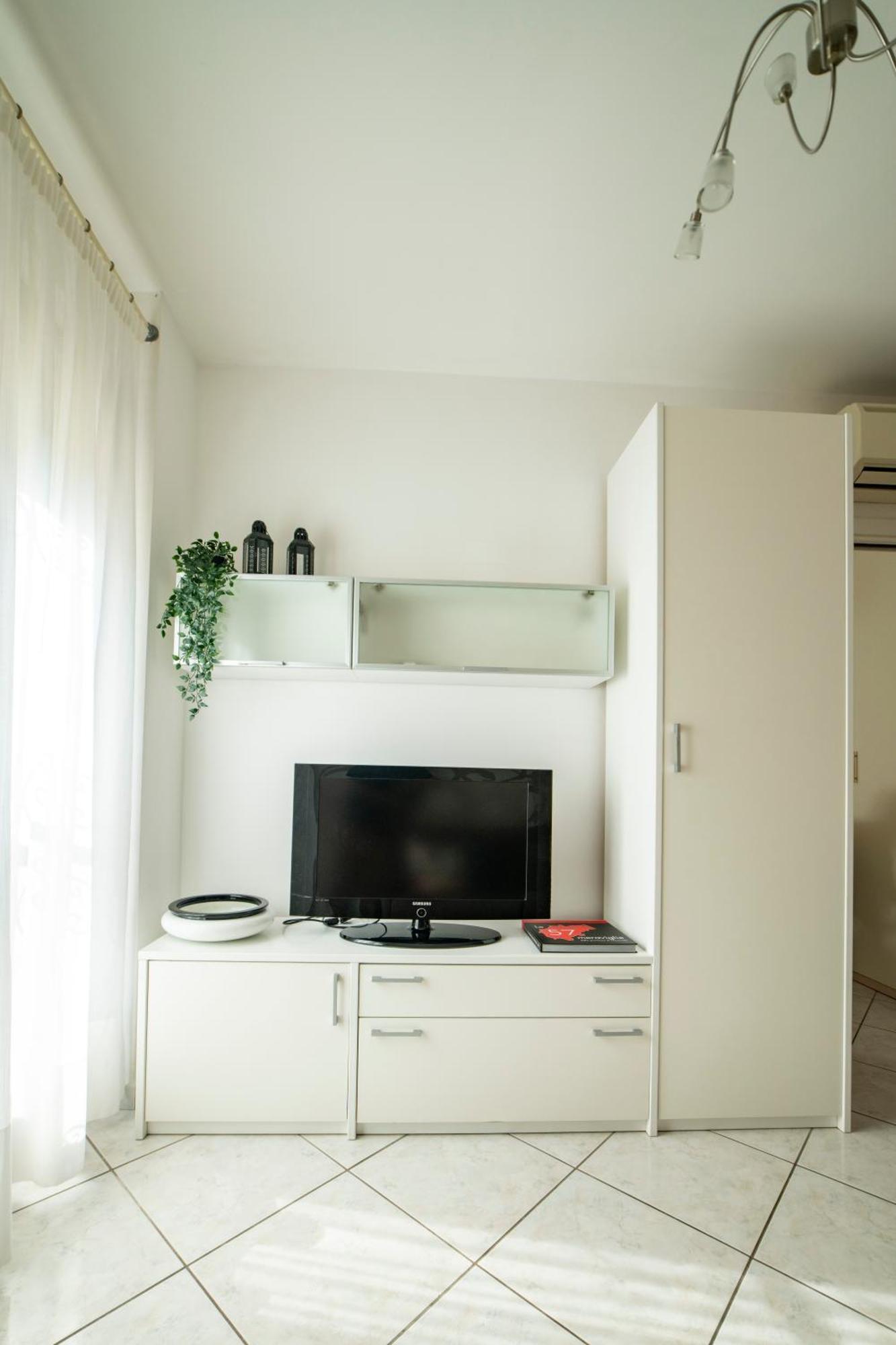 Casa Vacanze La Petite - Delizioso Bilocale A Due Passi Da Centro E Mare 雷卡纳蒂港 外观 照片