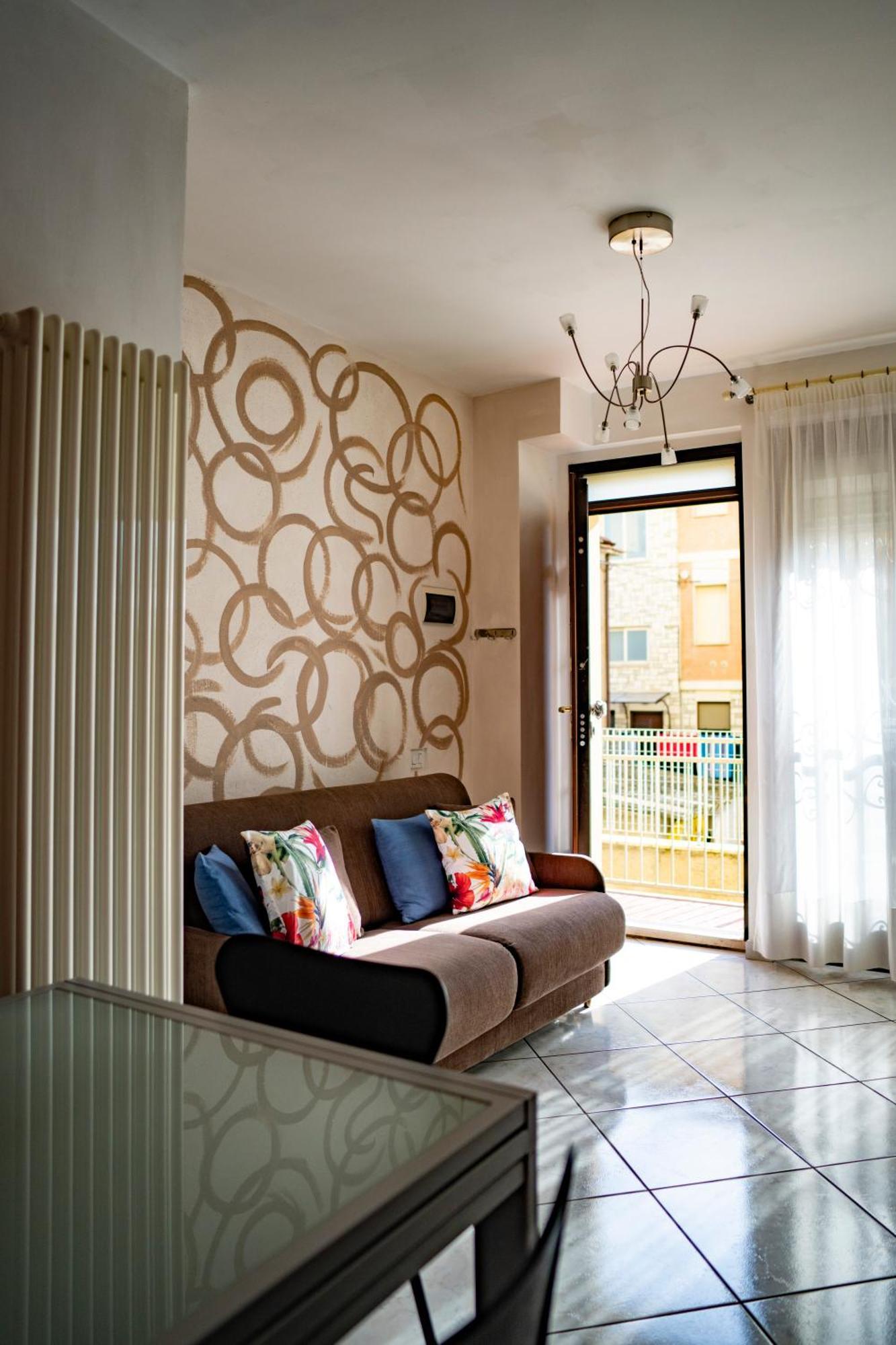 Casa Vacanze La Petite - Delizioso Bilocale A Due Passi Da Centro E Mare 雷卡纳蒂港 外观 照片
