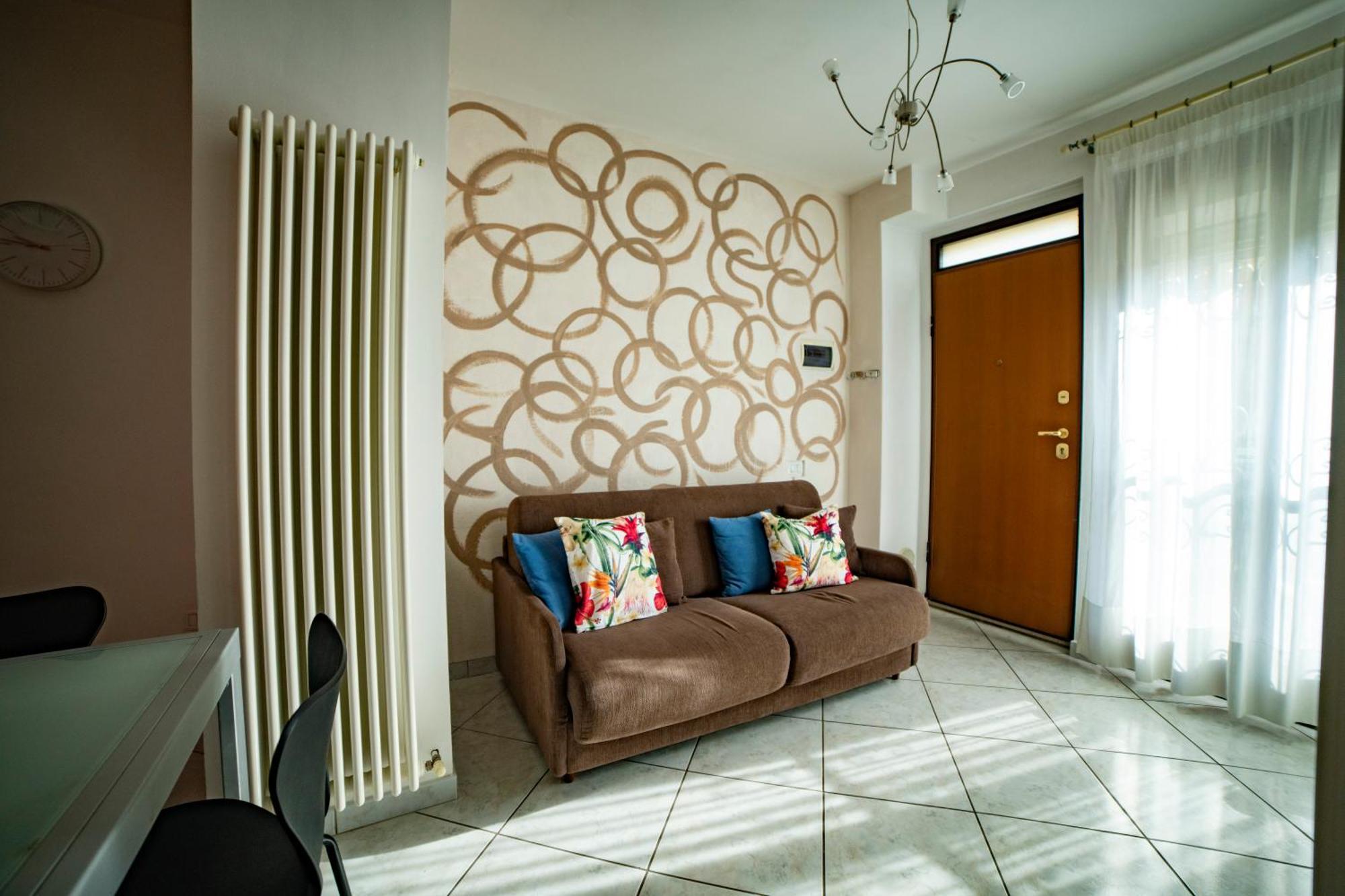 Casa Vacanze La Petite - Delizioso Bilocale A Due Passi Da Centro E Mare 雷卡纳蒂港 外观 照片